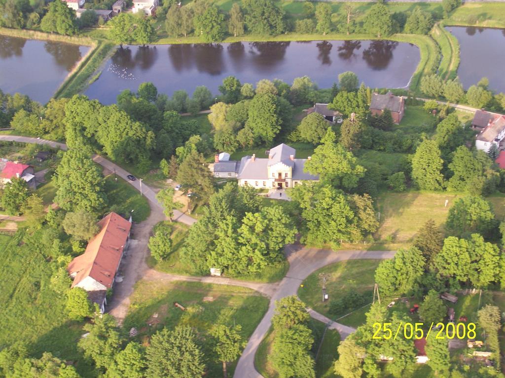 Dworek Mlynarza Затор Экстерьер фото